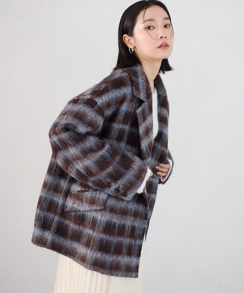 Andemiu(アンデミュウ)の「アルパカシャギーハーフコート493957(ピーコート・レディース・オフホワイト/ブラウン/チェック/ブラウン系その他4/ブラック系1・FREE)」の4枚目の写真