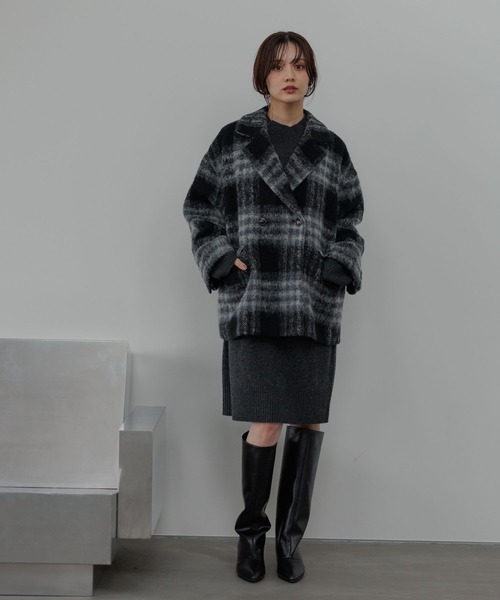 Andemiu(アンデミュウ)の「アルパカシャギーハーフコート493957(ピーコート・レディース・オフホワイト/ブラウン/チェック/ブラウン系その他4/ブラック系1・FREE)」の9枚目の写真