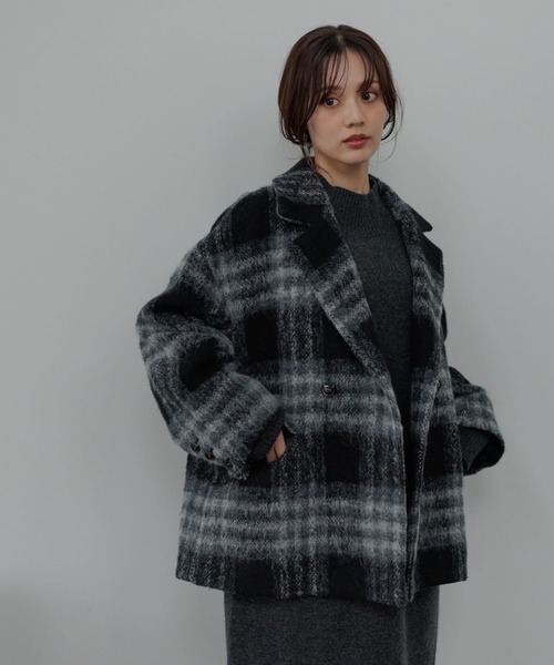 Andemiu(アンデミュウ)の「アルパカシャギーハーフコート493957(ピーコート・レディース・オフホワイト/ブラウン/チェック/ブラウン系その他4/ブラック系1・FREE)」の11枚目の写真