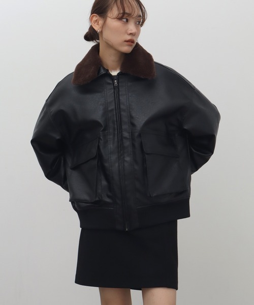 NOGLE(ノグル)の「【NOGLE/ノグル】2WAY襟ファーフェイクレザーブルゾン(ミリタリージャケット・レディース・ブラウン/ダークブラウン/ブラック・FREE)」の2枚目の写真