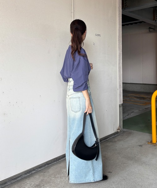 ISOOK（アイスー）の「【ISOOK / アイスー】オーバーサイズゲームシャツ / ユニフォームTシャツ ピステ ルーズ丈 長袖 ブロークコア ビッグシルエット フットボールTシャツ ジャージ ユニセックス ネイビー ホワイト 紺 白 ZOZOTOWN限定（その他トップス・レディース・ネイビー/ホワイト・FREE）」の5枚目の写真