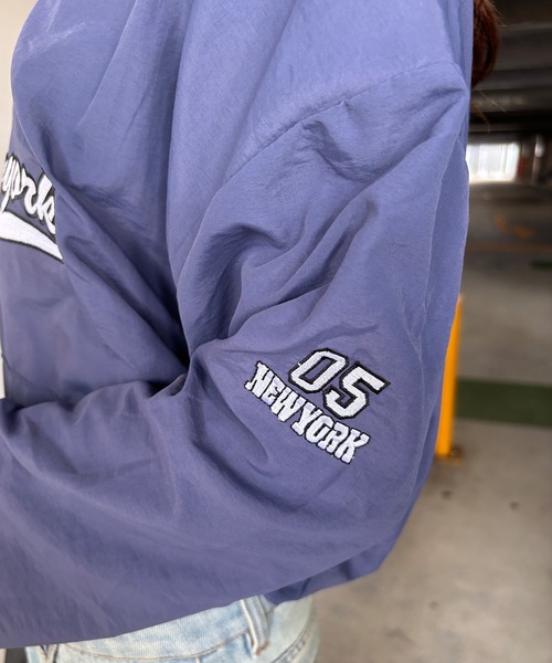 ISOOK（アイスー）の「【ISOOK / アイスー】オーバーサイズゲームシャツ / ユニフォームTシャツ ピステ ルーズ丈 長袖 ブロークコア ビッグシルエット フットボールTシャツ ジャージ ユニセックス ネイビー ホワイト 紺 白 ZOZOTOWN限定（その他トップス・レディース・ネイビー/ホワイト・FREE）」の8枚目の写真