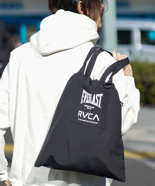 EVERLAST(スポーツ・ライフスタイル)(エバーラスト)の「RVCA メンズ RVCA×EVERLAST GYM TOTE トートバッグ 【2025年秋冬モデル】/ルーカエバーラストコラボトートバッグ(トートバッグ・メンズ・ブラック・FREE)」の1枚目の写真