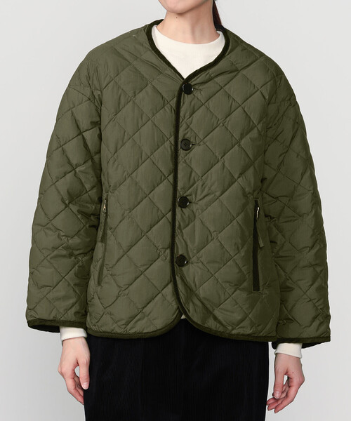 GYMPHLEX(ジムフレックス)の「Gymphlex | キルトダウンカラーレスジャケット WOMEN(ダウンジャケット/コート・レディース・オリーブ/ブラック・12/14)」の3枚目の写真