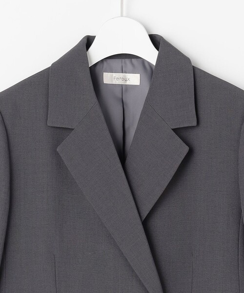 Feroux(フェルゥ)の「パール釦テーラード ジャケット(テーラードジャケット・レディース・グレー系/ベージュ系・SMALL/MEDIUM)」の11枚目の写真