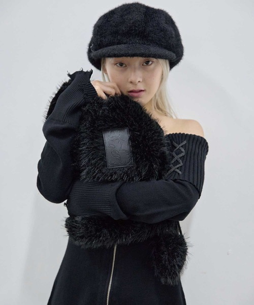 Heart Tattoo（ハートタトゥー）の「fur shoulder big bag（with Heart Miller charm） / ハートミラーキーホルダー付き　ファーショルダーバッグ（トートバッグ・レディース・ブラック/ホワイト・FREE）」の8枚目の写真