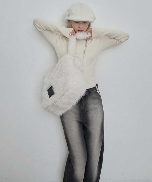 Heart Tattoo（ハートタトゥー）の「fur shoulder big bag（with Heart Miller charm） / ハートミラーキーホルダー付き　ファーショルダーバッグ（トートバッグ・レディース・ブラック/ホワイト・FREE）」の17枚目の写真