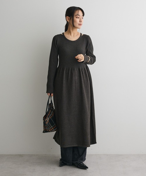 CRAFT STANDARD BOUTIQUE（クラフトスタンダードブティック）の「カットアウトニットワンピース＜ハンドウォッシャブル＞◆（ワンピース・レディース・チャコールグレー/カーキ・FREE）」の3枚目の写真