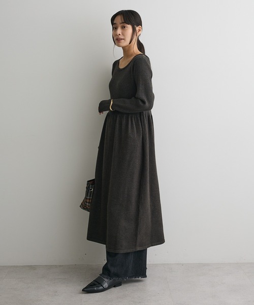 CRAFT STANDARD BOUTIQUE（クラフトスタンダードブティック）の「カットアウトニットワンピース＜ハンドウォッシャブル＞◆（ワンピース・レディース・チャコールグレー/カーキ・FREE）」の4枚目の写真