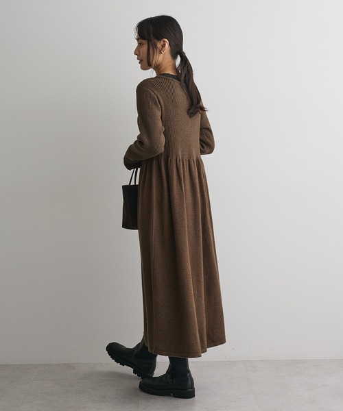 CRAFT STANDARD BOUTIQUE（クラフトスタンダードブティック）の「カットアウトニットワンピース＜ハンドウォッシャブル＞◆（ワンピース・レディース・チャコールグレー/カーキ・FREE）」の9枚目の写真