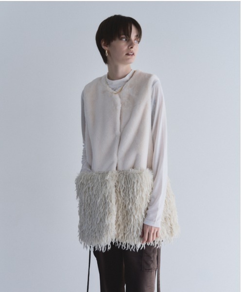 Muel Chic(ミュエルシック)の「Foster fur vest フォスターファーベスト(その他アウター・レディース・オフホワイト/ブラック/ベージュ/ラベンダー・FREE)」の2枚目の写真