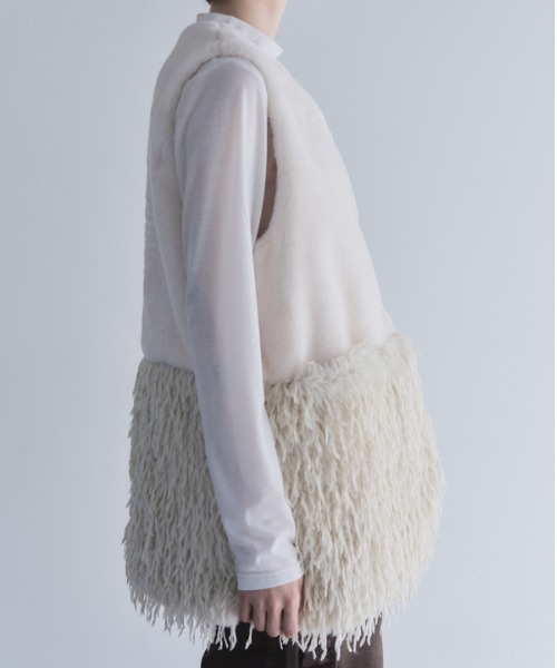 Muel Chic(ミュエルシック)の「Foster fur vest フォスターファーベスト(その他アウター・レディース・オフホワイト/ブラック/ベージュ/ラベンダー・FREE)」の11枚目の写真