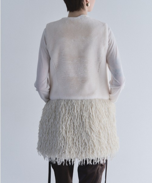 Muel Chic(ミュエルシック)の「Foster fur vest フォスターファーベスト(その他アウター・レディース・オフホワイト/ブラック/ベージュ/ラベンダー・FREE)」の9枚目の写真