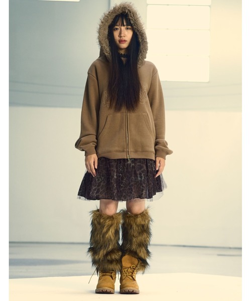 NICE GHOST CLUB（ナイスゴーストクラブ）の「A'GEM/9 × .kom 『NICE GHOST CLUB/ナイスゴーストクラブ』DARK FANTASY FUR HOODIE ZIP UP/ダークファンタジーデザイン ファー付きジップアップパーカー（パーカー・レディース・ブラック/ブラウン・M/L）」の6枚目の写真