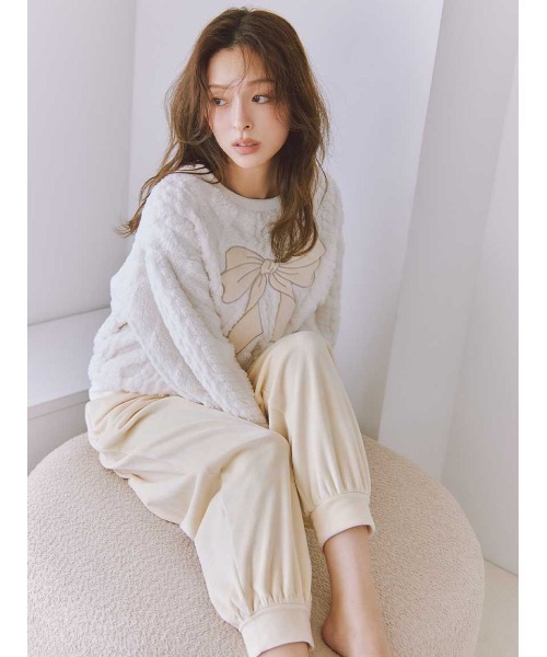 スナイデルホームSNIDEL シルキーフリースリボン柄ルームウェア新品 リボンフリースセットアップ（ルームウェア/パジャマ）｜SNIDEL HOME