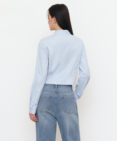 MUSINSA STANDARD WOMAN（ムシンサスタンダードウーマン）の「ウィメンズスリムフィットクロップシャツ[スカイブルー]（シャツ/ブラウス・レディース・その他・SMALL/MEDIUM/LARGE/X-SMALL）」の3枚目の写真
