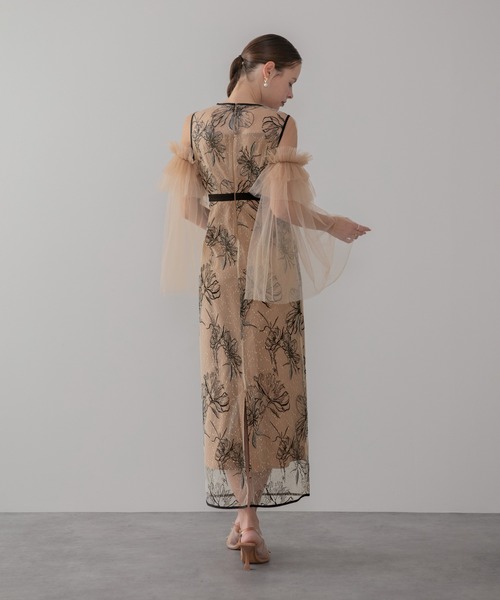 Leja(レジャ)の「【LEJA】フラワーチュールフリルスリーブIラインワンピースドレス美脚効果結婚式 パーティードレス 成人式 二次会 同窓会 お呼ばれ オケージョン 20代 30代(ドレス・レディース・ベージュ/ブラック・SMALL/MEDIUM)」の6枚目の写真