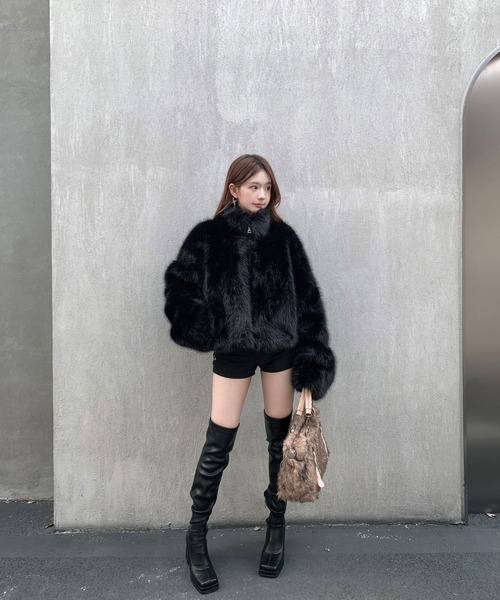 VEILA(ヴェイラ)の「フェイクファーショートジャケット(その他アウター・レディース・ベージュ/ダークブラウン/ブラック・フリー)」の14枚目の写真