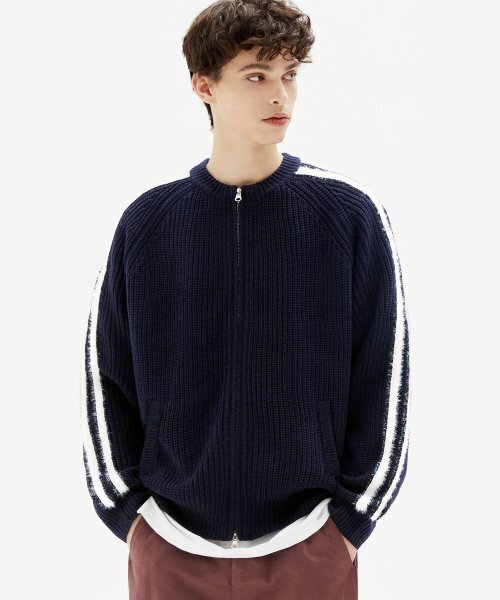 TRILLION(トリリオン)の「ウォッシャブルヘアリーブラシトラックジップアップニット(NAVY)(ニット/セーター・レディース・その他・LARGE/X-LARGE/MEDIUM)」の2枚目の写真