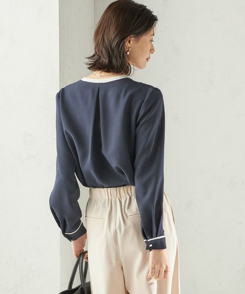 SHIPS(シップス)の「〈手洗い可能〉配色 パイピング キーネック 長袖ブラウス(シャツ/ブラウス・レディース・ネイビー/オフホワイト・ONE SIZE)」の18枚目の写真