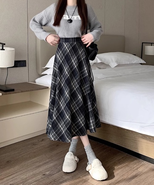 SallyLunn（サリーラン）の「ミモレ丈チェックスカート（スカート・レディース・ネイビー/ブラウン・LARGE/MEDIUM）」の2枚目の写真