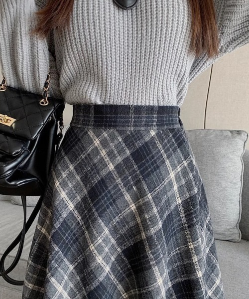 SallyLunn（サリーラン）の「ミモレ丈チェックスカート（スカート・レディース・ネイビー/ブラウン・LARGE/MEDIUM）」の5枚目の写真