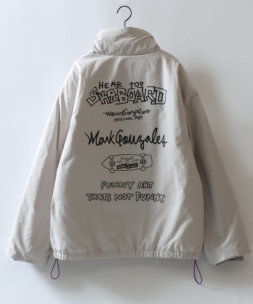 Mark Gonzales（マーク・ゴンザレス）の「MARK GONZALES ARTWORK COLLECTION/マークゴンザレス 別注 オーバーサイズ ドローコード パファージャケット パデッドジャケット ファイバーダウンジャケット レディース メンズ（ダウンジャケット/コート・メンズ・ブラック/ブルーグリーン/ライトグレー・M/L/XL）」の7枚目の写真