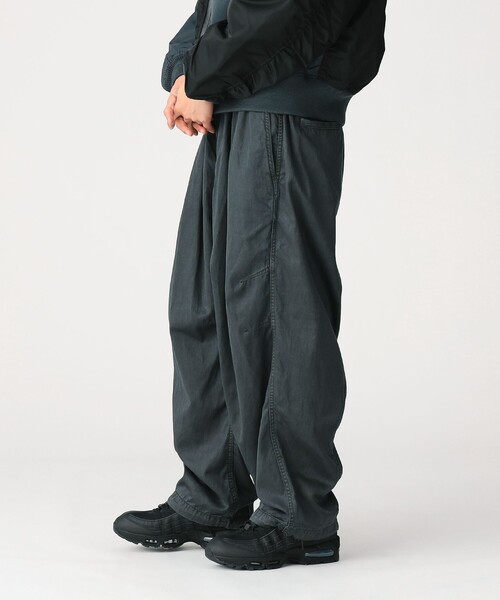 BEAMS（ビームス）の「Fade Balloon Easy Pants【ワイドストレートフィット】（その他パンツ・メンズ・オリーブ/ブラック・XL/L/M/S）」の19枚目の写真