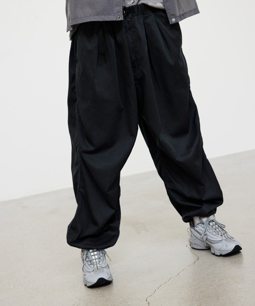 BEAMS（ビームス）の「Fade Balloon Easy Pants【ワイドストレートフィット】（その他パンツ・メンズ・オリーブ/ブラック・XL/L/M/S）」の2枚目の写真