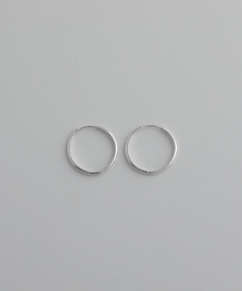 whoseA（フーシー）の「【silver925】Neat Hoop Pierce 20mm/ ニートフープピアス20mm（ピアス（両耳用）・レディース・シルバー/ゴールド・FREE）」の3枚目の写真