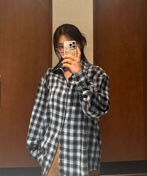 ITZAVIBE(イッザバイブ)の「ITZ MINI LOGO CHECK SHIRT - BROWN(シャツ/ブラウス・レディース・その他・MEDIUM/LARGE)」の16枚目の写真