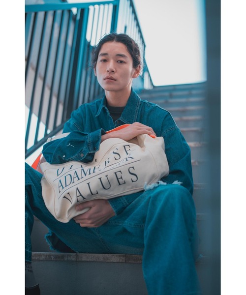 ADAM PATEK(アダムパテック)の「【ADAMPATEK/アダムパテック】news paper bag/ニュースペーパーバッグ(ショルダーバッグ・メンズ・ホワイト/ブラック・FREE)」の1枚目の写真