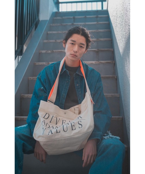 ADAM PATEK(アダムパテック)の「【ADAMPATEK/アダムパテック】news paper bag/ニュースペーパーバッグ(ショルダーバッグ・メンズ・ホワイト/ブラック・FREE)」の17枚目の写真