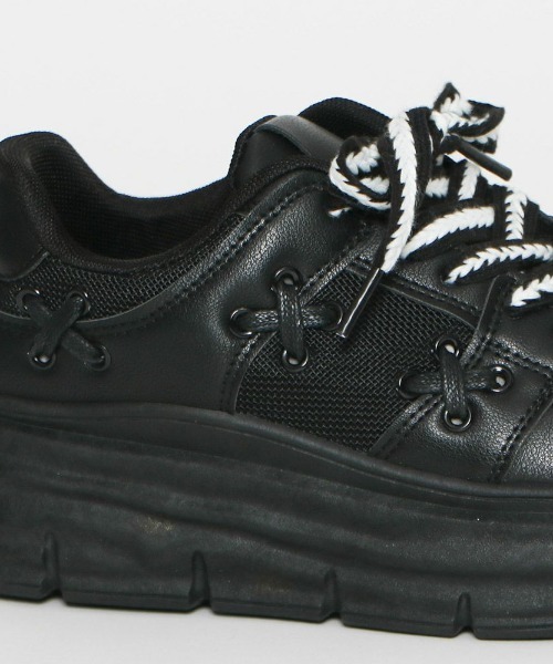 GORGE（ゴージ）の「《配色ヒモ×厚底ボリューム》レディース スニーカー 厚底ダッドスニーカー 脚長見え カジュアル 春夏秋冬（スニーカー・レディース・オフホワイト/ブラック・S/L/LL）」の8枚目の写真