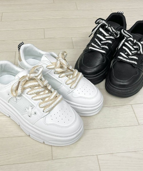 GORGE（ゴージ）の「《配色ヒモ×厚底ボリューム》レディース スニーカー 厚底ダッドスニーカー 脚長見え カジュアル 春夏秋冬（スニーカー・レディース・オフホワイト/ブラック・S/L/LL）」の12枚目の写真