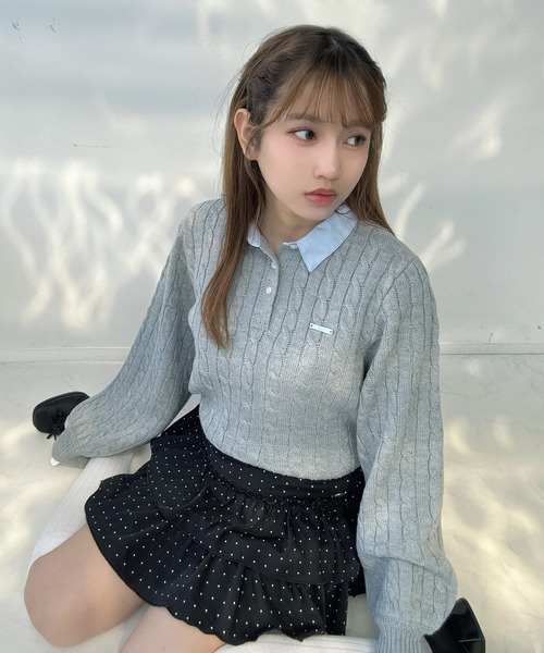 AS KNOW AS plus（アズノゥアズプラス）の「○ブランドロゴプレート付き ケーブルポロニットプルオーバー（ポロシャツ・レディース・ネイビー系/グレー系/ブラウン系・FREE）」の7枚目の写真