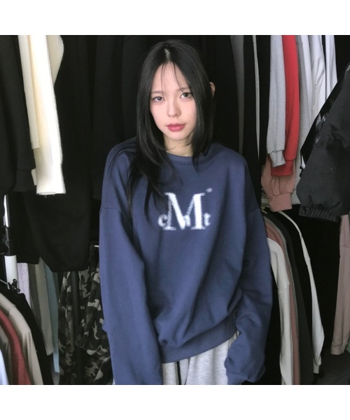 MUCENT(ムセント)の「スプレーロゴシグネチャースウェット 男女共用 (4カラー)(スウェット・レディース・ブラック/グレー/ネイビー/スカイブルー・L/S)」の4枚目の写真