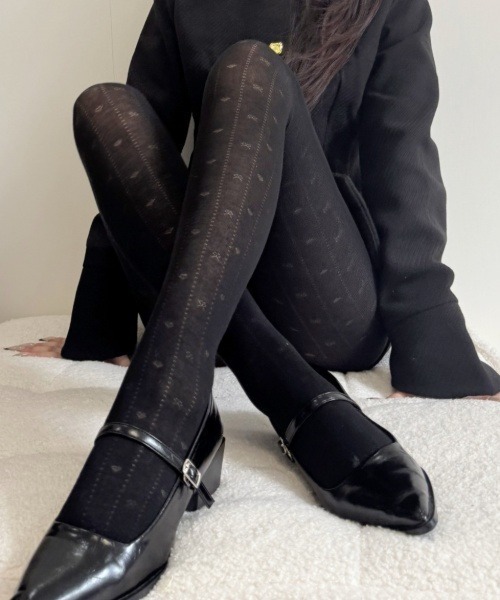 Fun & Daily（ファンアンドデイリー）の「F&D : リボンラインタイツ（タイツ/ストッキング・レディース・ブラック・FREE）」の4枚目の写真