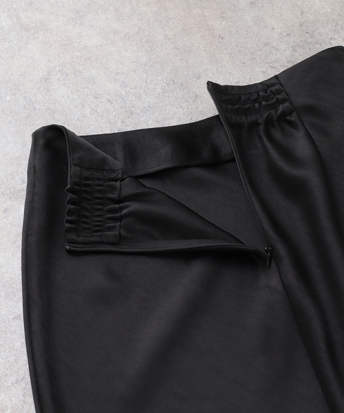 IENA（イエナ）の「《追加16》ダブルサテンスカート（スカート・レディース・ブラック/ライトグレー/ホワイト系その他・38/36/34/40）」の17枚目の写真