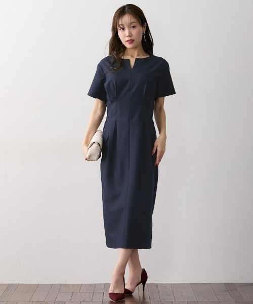 Nissen glamor（ニッセングラマー）の「【大きい胸専用】キーネック半袖ウエストタックワンピース（ポケット付）（ワンピース・レディース・ネイビー/ベージュ・L/M/LL）」の2枚目の写真