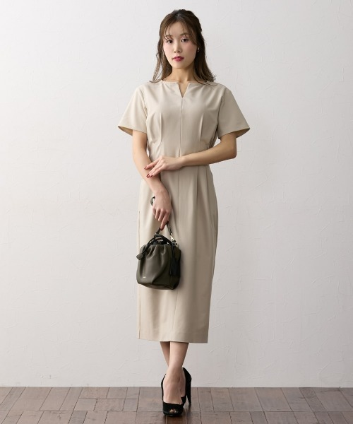 Nissen glamor（ニッセングラマー）の「【大きい胸専用】キーネック半袖ウエストタックワンピース（ポケット付）（ワンピース・レディース・ネイビー/ベージュ・L/M/LL）」の17枚目の写真