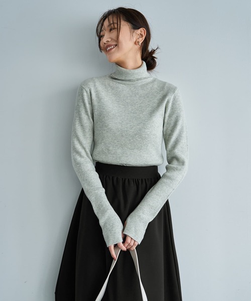 STYLE DELI(スタイルデリ)の「柔らかなカシミヤ混リブ編みタートルニット(ニット/セーター・レディース・ライトブルー/レッド/ライトグレー・FREE)」の2枚目の写真