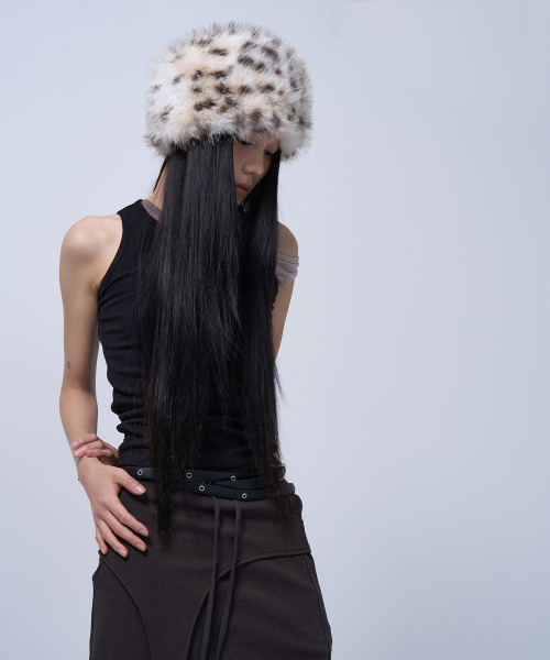ZIZEMUSEUM(ジゼミュージアム)の「UNBALANCE SLEEVELESS TOP (BLACK)(Tシャツ/カットソー・レディース・その他・ONE SIZE)」の4枚目の写真