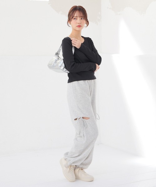 Honeys(ハニーズ)の「【UVカット】プレート付トップス(Tシャツ/カットソー・レディース・サックスブルー/ホワイト/ヘザーチャコール/モカ/ブラック・S/M/L)」の10枚目の写真