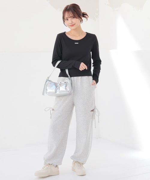 Honeys(ハニーズ)の「【UVカット】プレート付トップス(Tシャツ/カットソー・レディース・サックスブルー/ホワイト/ヘザーチャコール/モカ/ブラック・S/M/L)」の11枚目の写真