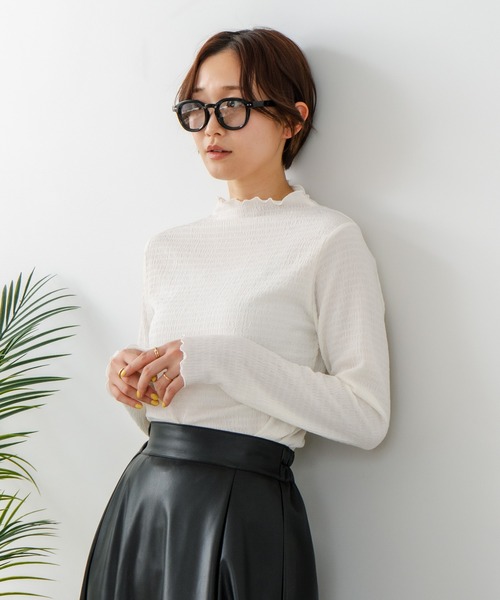 fort point(フォーポイント)の「【C-FORT POINT/フォートポイント】【繊細なシャーリング加工が大人の華やかさを演出】カットシャーリング ボトルネックロンT カットソー 柔らかい シンプル 程よいゆったりシルエット デイリーユース(Tシャツ/カットソー・レディース・ブルー/グレー/ブラック/アイボリー・MEDIUM)」の20枚目の写真
