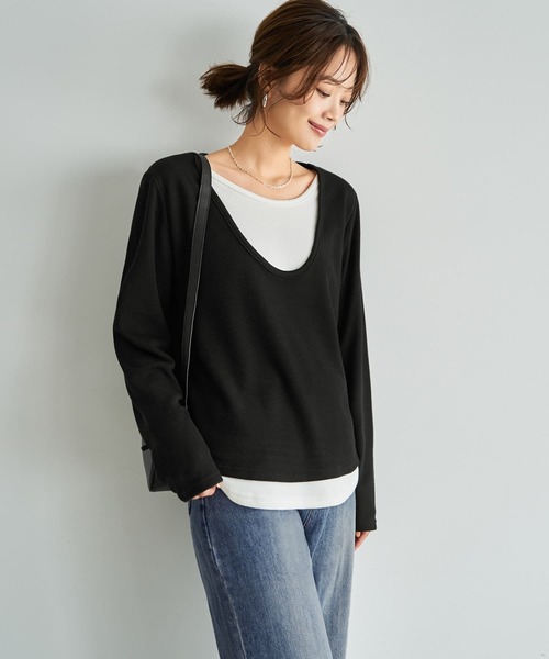 STYLE DELI(スタイルデリ)の「レイヤードUネックカットソートップス(Tシャツ/カットソー・レディース・ブラック/チャコールグレー・FREE)」の2枚目の写真