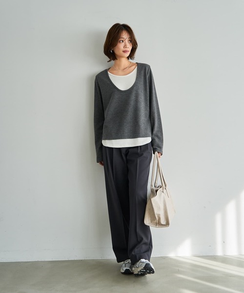 STYLE DELI(スタイルデリ)の「レイヤードUネックカットソートップス(Tシャツ/カットソー・レディース・ブラック/チャコールグレー・FREE)」の11枚目の写真