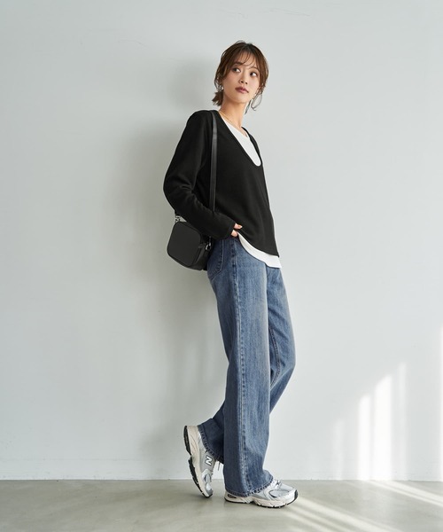 STYLE DELI(スタイルデリ)の「レイヤードUネックカットソートップス(Tシャツ/カットソー・レディース・ブラック/チャコールグレー・FREE)」の9枚目の写真