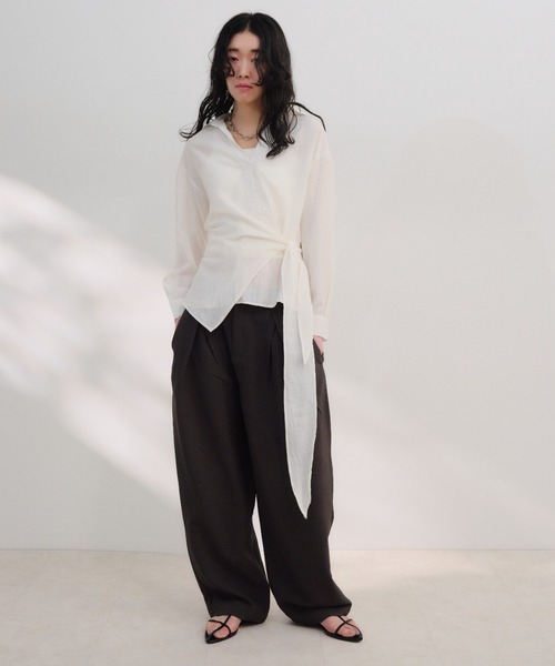 Shelly island(シェリーアイランド)の「ウエストマークスキッパーブラウス(シャツ/ブラウス・レディース・ホワイト/ベージュ/ネイビー・FREE)」の12枚目の写真